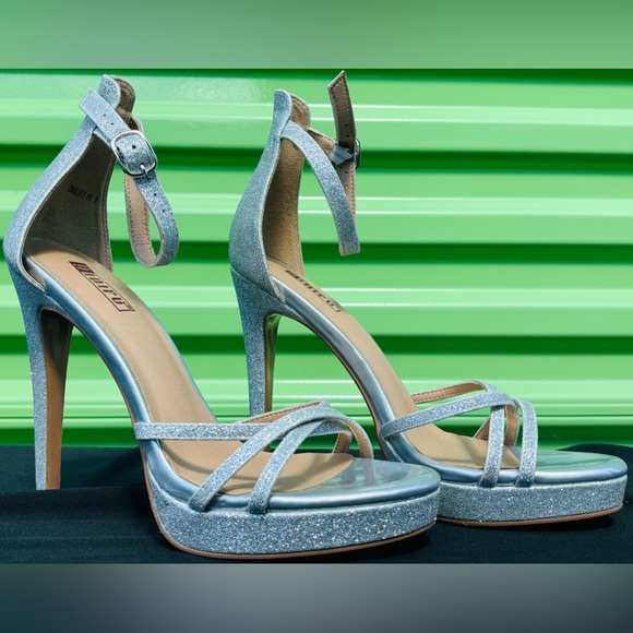 SILVER OPEN TOE HEELS - Picture 3 of 6